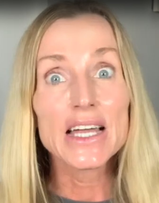 Claudia Glows, Claudia Rolnick